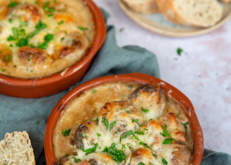 Knoflook Champignons met kaas en spek dip.